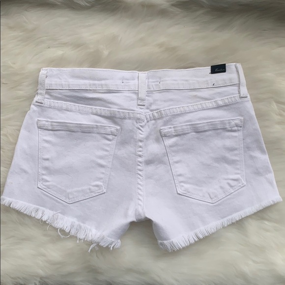 White shorts never worn - Picture 2 of 2